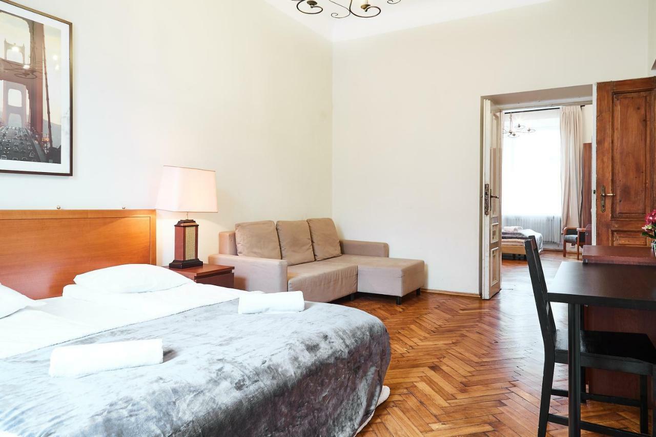 Prestige Location Pijarska Street *