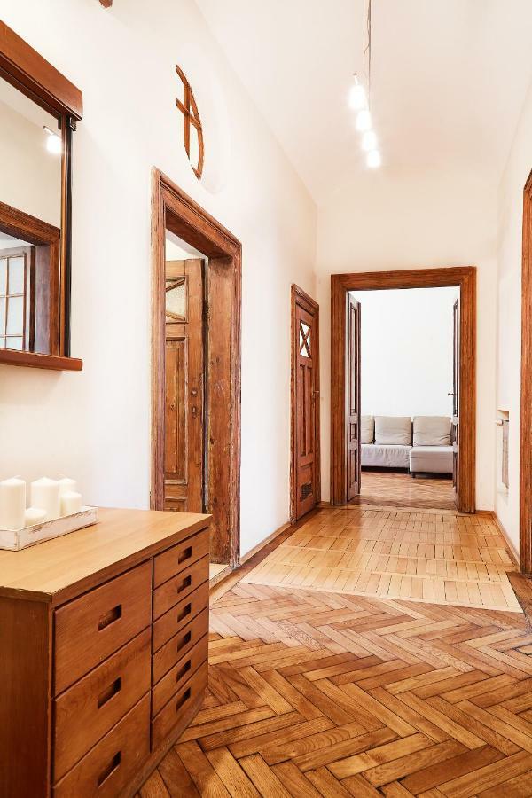 Prestige Location Pijarska Street Apartment